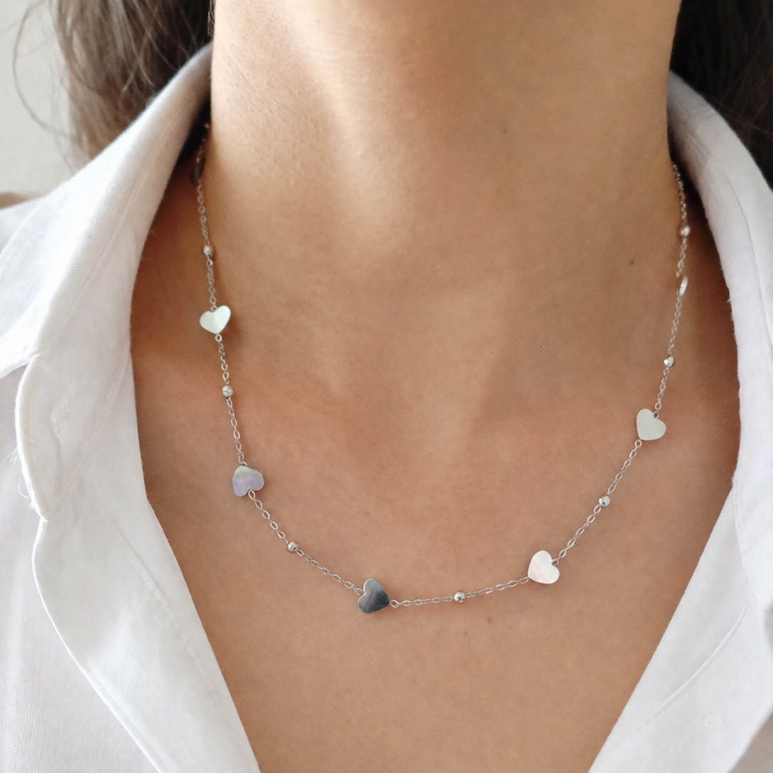 Collar corazón plano esfera plateado